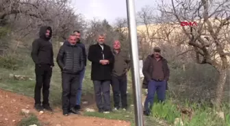 SİİRT'TE PKK'LI TERÖRİSTLERCE ŞEHİT EDİLEN 6 GÜVENLİK KORUCUSU, MEZARLARI BAŞINDA ANILDI