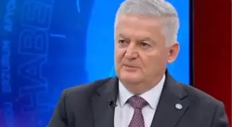 FOX Çalar Saat konuğu Ahmet Zeki Üçok kimdir? Ahmet Zeki Üçok kaç yaşında, nereli? Ahmet Zeki Üçok biyografisi!