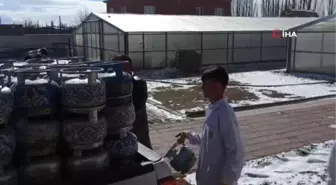 Topladıkları yardım paralarıyla deprem bölgesine tüp gönderdiler