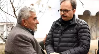 Vali Kızılkaya depremde ailesini kaybeden afetzede ile bir araya geldi