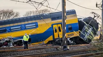 Hollanda'da yolcu treni, raylarda kalan inşaat malzemeleri nedeniyle raydan çıktı: 1 ölü, 30 yaralı