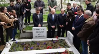 Kılıçdaroğlu ve İmamoğlu, Trabzonspor Kulübü'nün Eski Teknik Direktörü Ahmet Suat Özyazıcı'nın Mezarını Ziyaret Etti