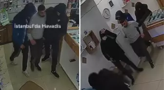 Maskeli grup dükkana girip telefoncuyu böyle kaçırdı! 'Pardon, birine benzettik' deyip bıraktılar