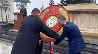 Avukatlar günü sağanak yağış altında kutlandı