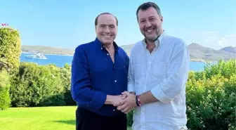 Eski İtalya Başbakanı Berlusconi hastaneye kaldırıldı