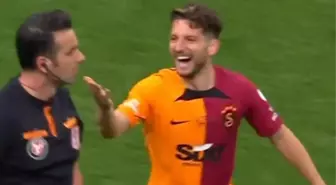 Galatasaray taraftarı isyanda! 2 gol iptal, 2 penaltı pozisyonu için devam