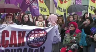 Kadın Cinayetlerini Durduracağız Platformu'na Açılan Kapatma Davası... Kadınlar Adliye Önünde Açıklama Yaptı: '14 Mayıs'taki Seçimde 6284 Diyerek...