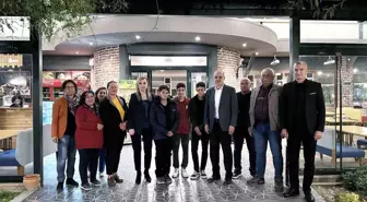 Kaymakam Uçar ve Başkan Uzundemir koruyucu aileler ile iftarda bir araya geldi
