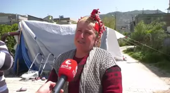 Samandağlı Depremzede: 'Yıkmaya Gelince Makineler Çok Var Ama İnsanları Çıkarabilmeleri İçin Makine Yok. Gelmediler, Geç Kaldılar İşte Bizim...