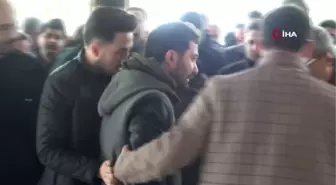 Otomobilin üstüne kaya düşmesi sonucu hayatını kaybeden Pınar öğretmen son yolculuğuna uğurlandı