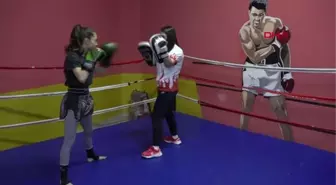 SPOR Kilo almak için geldiği fitness salonunda muaythaiye başlayan Ayşe, Avrupa Şampiyonu oldu
