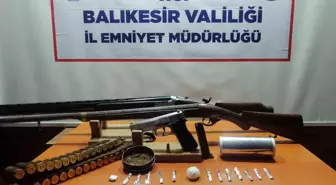 Bandırma'da silah ve uyuşturucu ele geçirildi