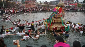 Nepal'de Gahana Khojne Jatra Festivali Kutlandı