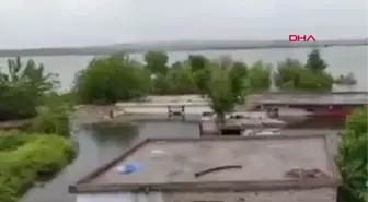 BARAJ SULARI ÇEKİLİNCE KÖY ORTAYA ÇIKTI; DUYAN GÖRMEYE GELDİ