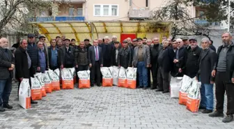 Bozüyük'te çiftçilere ayçiçeği tohumu dağıtıldı