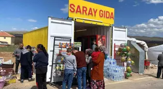 Malatyalı bakkal, depremde yıkılan ekmek teknesine yeniden kavuştu