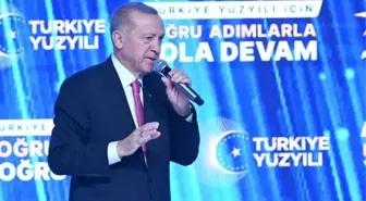 Erdoğan, salonda açılan pankarta duyarsız kalamadı: Neler de çıkarıyorsunuz!