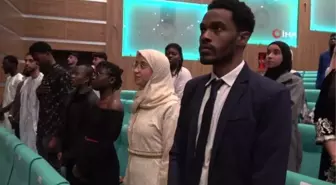 Uluslararası öğrenciler Türkçe şiir okumada birbirleriyle yarıştı