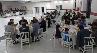 Depremde ölen öğretmenleri için iftar programı düzenlediler