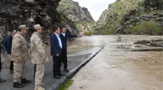 Hakkari'de 37 yerleşim yeri sağanaktan etkilendi