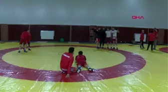 SPOR Milli güreşçilerin hedefi çifte bayram yaşatmak