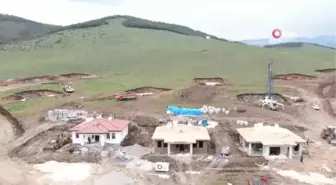 Deprem bölgesinde yapılan köy evlerinin ilk etabı bayramda teslim ediliyor