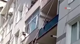 Vücut geliştirme şampiyonu evini ateşe verdi, yaktığı eşyaları balkondan böyle attı