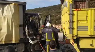 KAMYONET SÜRÜCÜSÜ VE ARKADAŞINI İTFAİYE KURTARDI