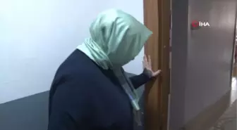 AK Parti milletvekili adayı Sena Nur Çelik, depremzede aileleri ziyaret etti