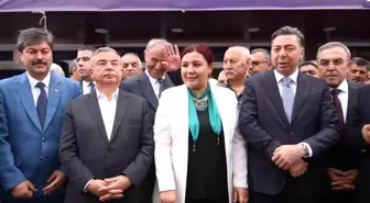 Eski TBMM Başkanı Yılmaz: 'Milletin duasını almak için çalışanların yanında olun'