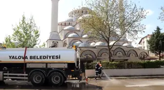 Yalova Belediyesi'nden camilerde bayram öncesi temizlik