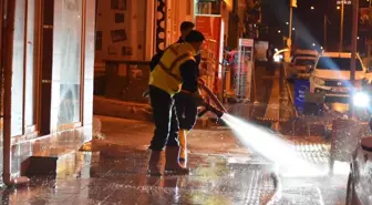 Boyüzük Belediyesi Ekiplerinden Kaldırım ve Duraklarda Bayram Temizliği