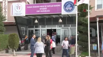 Depremzedeler el ürünlerini sergiledi