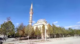 Ereğli Belediyesi depremde zarar gören minareyi onardı