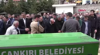 İÇİŞLERİ BAKAN YARDIMCISI ÇATAKLI'NIN ANNESİ SON YOLCULUĞUNA UĞURLANDI