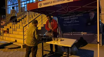 Turgutlu Belediyesi İkram Geleneğine Kadir Gecesi'nde de Devam Etti