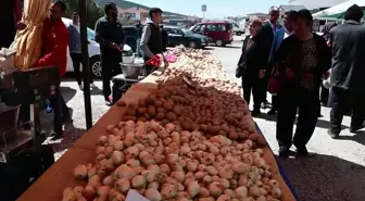 Yozgatlı Pazarcılar: 'Burada Patates 10 Lira. Eğer Soğan ve Patatesi Depolamasaydık Vatandaş Bugün Patatesi 20 Liraya Yiyecekti'