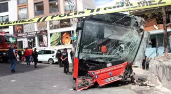 Kontrolden çıkan belediye otobüsü duvara çarptı: 10 yaralı