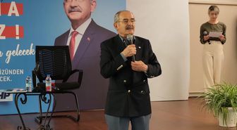 Özgür Özel: 'Gençlerin Yapması Gereken, Cehennemin Kapısını Birinci Turda Kapatmak. Eğer Aralık Bırakırsanız Oradaki Ateş Memleketi Yakabilir'