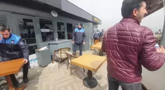 Üsküdar Meydanı'ndaki Kaçak Yapıları Yıkmaya Giden Zabıta Ekiplerine Silah Çekildi