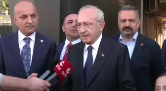 Kılıçdaroğlu, 'Memur Teoman'I İzmir'de Ziyaret Etti: 'Memur Teoman Gibi Devlete Sahip Çıkan, Aldığı Maaşın Hakkını Veren Kişilere İhtiyacımız Var'