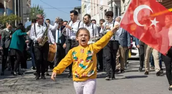 Konak Belediye Başkanı Batur: '14 Mayıs Akşamı Bahar Gelecek, Çocuklar Bambaşka Gülecek'