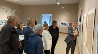 'Köy Enstitüleri Kitap ve Efemera' Sergisi, Ayvalık Belediyesi Orhan Peker Sanat Galerisi'nde