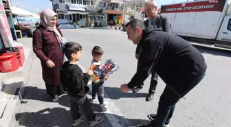 Narlıdere Belediyesi'nden Çocuklara Bayram Hediyesi