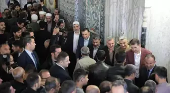 Adalet Bakanı Bekir Bozdağ Şanlıurfa'da bayram namazı kıldı