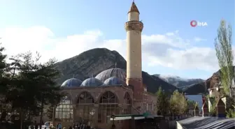 Oltulular Tarihi Aslanpaşa Camii'nde bayramlaştı