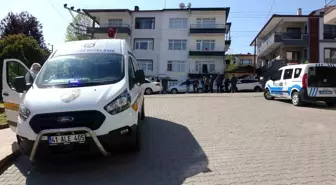Kocaeli'de Kardeşi Uyurken Bıçaklayarak Öldürdü, Polislere Teslim Oldu