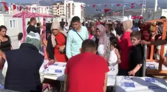 DEPREMZEDE ÇOCUKLAR, ÜSKÜDAR BELEDİYESİ'NİN DÜZENLEDİĞİ 23 NİSAN ETKİNLİĞİNDE EĞLENDİ