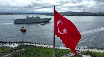 TCG Anadolu demir aldı, o anlar dron ile görüntülendi