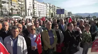 Emekli Astsubaylar İzmir'de Eylem Yaptı: 'Mevcut Hükümet Bizleri Nasıl Görmezden Geldi, Bizler de Sandıkta Onları Görmeyeceğiz'